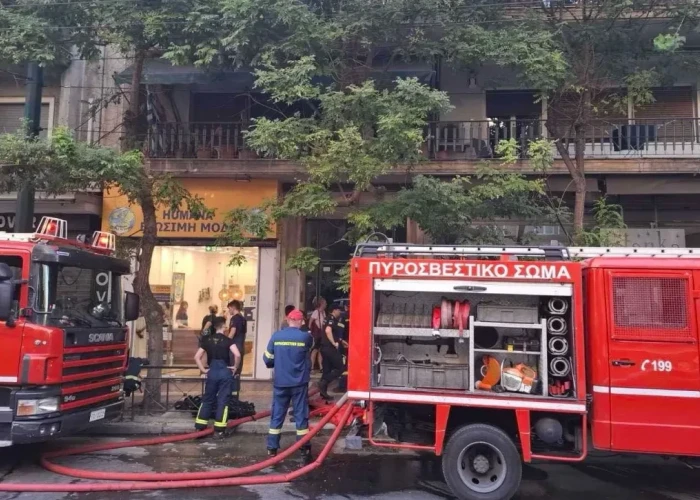 Κάηκε ολοσχερώς το σπίτι του Πέτρου Φιλιππίδη στην Πατησίων - Βρισκόταν μέσα ο ηθοποιός