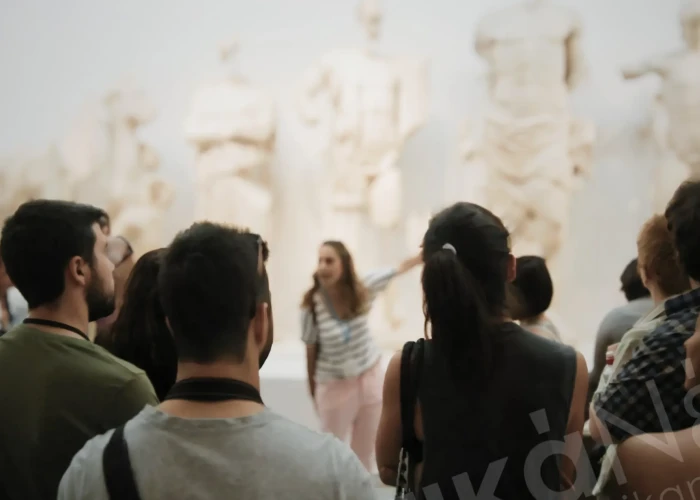 Βγήκε η προκήρυξη για Δωρεάν Σπουδές στις Σχολές Ξεναγών 2025-2027
