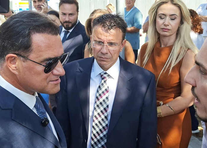 Υπουργός Υγείας - πρόεδρος ΕΝΙΘ: Ένα...beef που κρατάει χρόνια