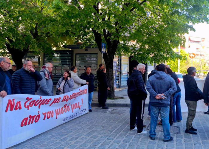 Σέρρες - «Τρεις και ο κούκος»την απεργία της ΑΔΕΔΥ και τις ΓΣΕΕ