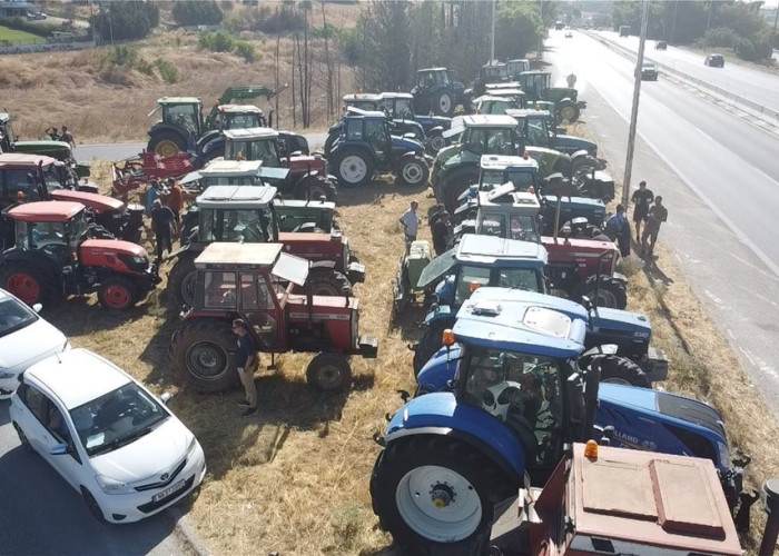 Συνεχίζονται οι αντιδράσεις των αγροτών με το βλέμμα στην απαλλαγή από το ΑΤΑΚ