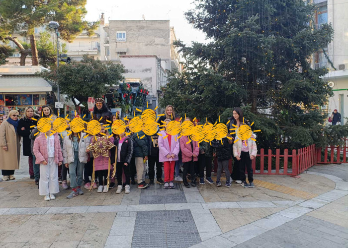 Πολιτεία των Ευχών: Μαθήτριες και μαθητές στολίζουν το Δέντρο των Παραμυθιών