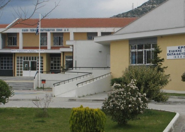 Θεατρική παρουσίαση από το Ε.Ε.Ε.Ε.Κ. Σερρών για τους ήρωες της πατρίδας μας