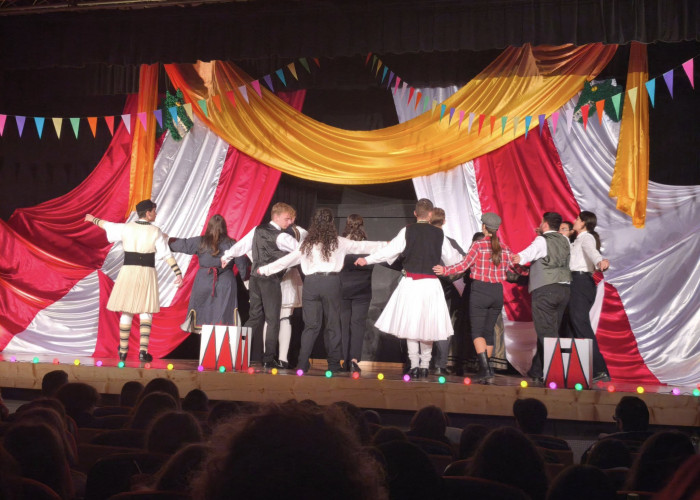 Νίκος Γκόγκας: "Τόσο μακριά...τόσο κοντά" Από τη θεατρική παράσταση το «Μεγάλο μας Τσίρκο»