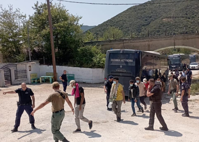 Δομή Σιντικής : 29 συλλήψεις , 2 αστυνομικοί ελαφρά τραυματίες