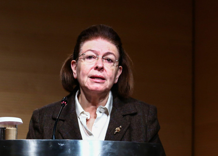 H Λίνα Μενδώνη για την απώλεια του Νίκου Στεφάνου