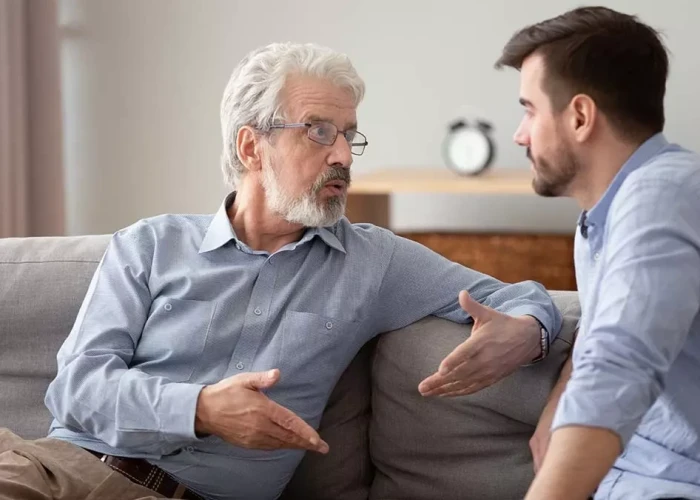 Νόσος Αλτσχάιμερ: H αδιόρατη αλλαγή στην ομιλία που μαρτυρά τη φθορά του νου