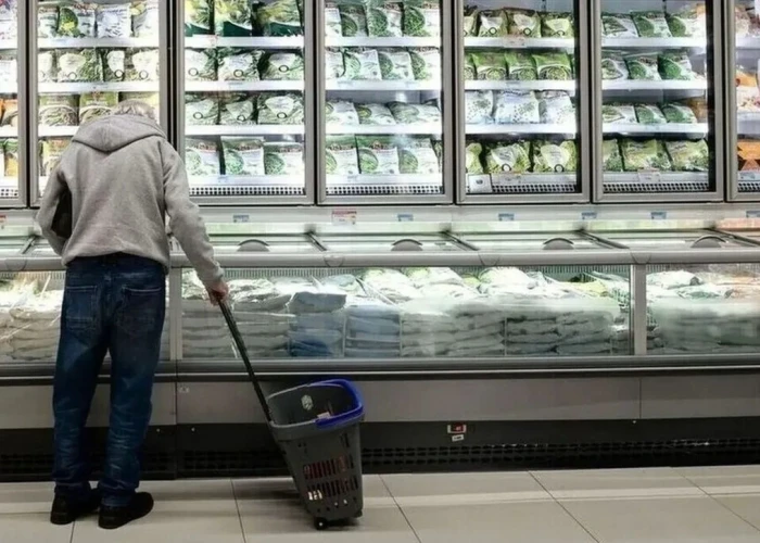 Η ακρίβεια «τρώει» τις αυξήσεις στο εισόδημα των νοικοκυριών