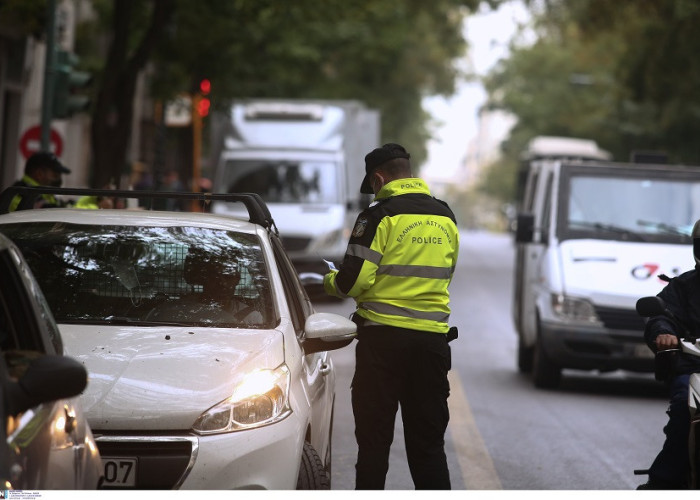 Πρόστιμο 350 ευρώ για όσους δεν έχουν αυτό το χαρτί στο αυτοκίνητο – Γιατί πρέπει να το έχουμε όλοι μαζί μας