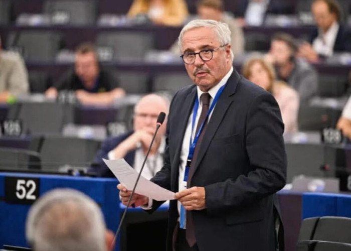 Γιάννης Μανιάτης- 2πλη κόκκινη κάρτα της Κομισιόν στην Ελλάδα για απραξία στις καταστροφές των δασών ελάτης