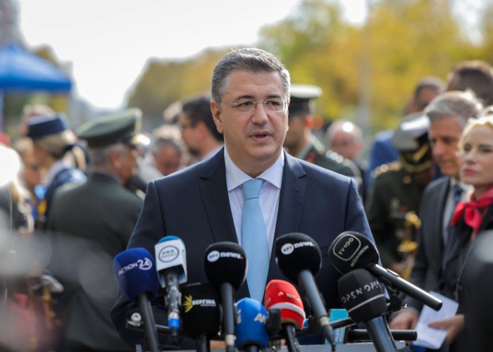 Α. Τζιτζικώστας από τη στρατιωτική παρέλαση της Θεσσαλονίκης: «Η Ελλάδα συνεχίζει να συμβάλλει καθοριστικά στην άμυνα και την προστασία των ευρωπαϊκών συνόρων, ως πυλώνας σταθερότητας και αποτροπής για την ευρύτερη περιοχή»