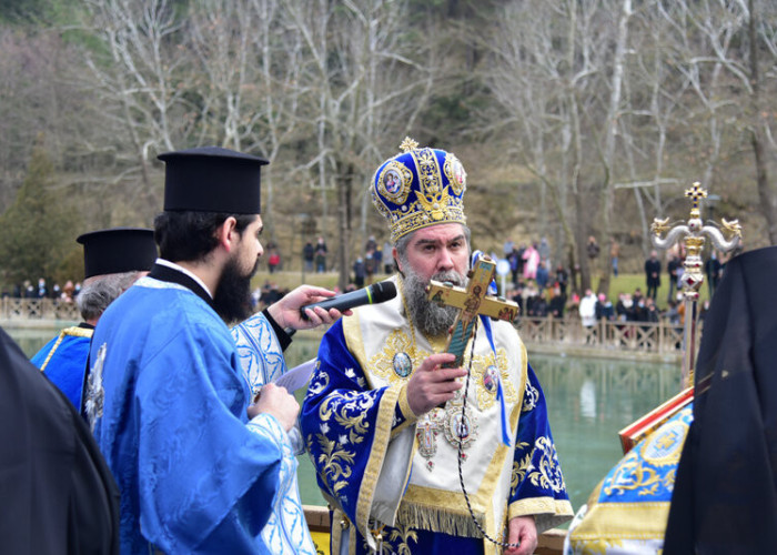 Ο Αγιασμός των Υδάτων στο Δ. Σερρών στην Κοιλάδα των Αγίων Αναργύρων