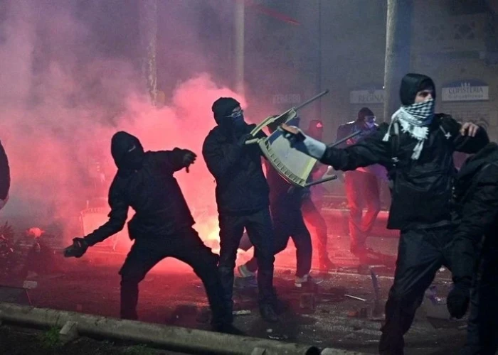 Επεισόδια στο Τορίνο: Συνελήφθη νεαρός για την επίθεση με σφυρί σε βάρος αστυνομικού