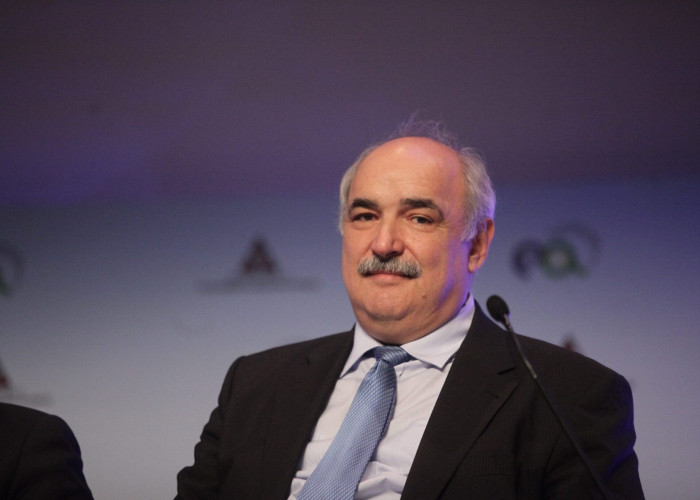 Συγκεντρώνοντας υπογραφές Ελλήνων πολιτών υπέρ των Ανθρωπίνων δικαιωμάτων και της αξιοπρέπειας του Κράτους Δικαίου στην Ελλάδα !