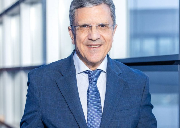 Επιπλέον κονδύλια για τη στέγαση υποσχέθηκε ο επίτροπος στον Γιώργο Αυτιά