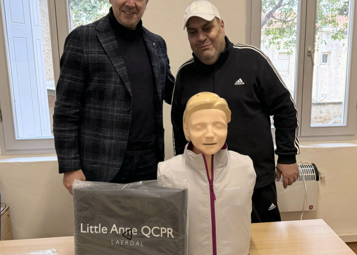 Δήμος Σερρών: Δωρεά εκπαιδευτικού προπλάσματος για την Καρδιοπνευμονική Αναζωογόνηση στο ΚΕΠ Υγείας