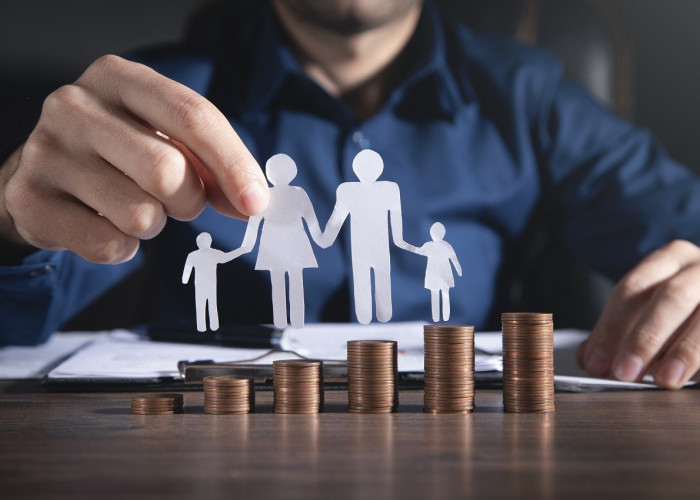 ΙΜΕ ΓΣΕΒΕΕ: Η ακρίβεια "τεντώνει" τα ελληνικά νοικοκυριά και οδηγεί σε στερήσεις