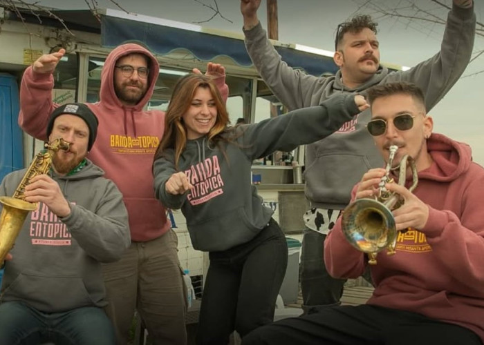 Ο δήμαρχος διέκοψε συναυλία στη Φλώρινα - Για τραγούδι στα σλάβικα, τι απαντά το συγκρότημα