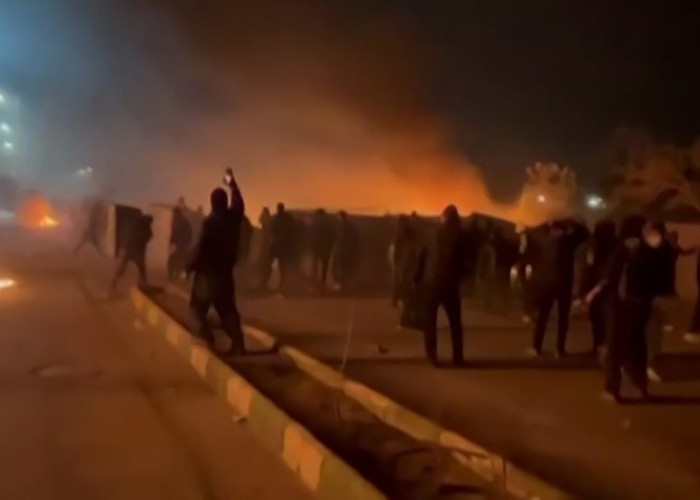 Η ΓΣΕΕ καταδικάζει τη βάρβαρη καταστολή εναντίον του ιρανικού λαού