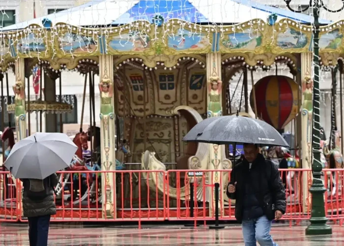 Καιρός αύριο: Μικρή πτώση της θερμοκρασίας – Τοπικές βροχές, καταιγίδες και χιόνια σε διάφορες περιοχές