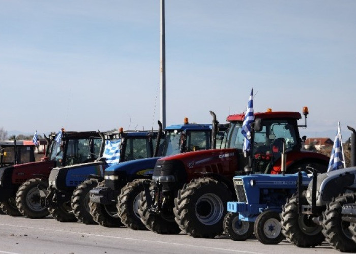 Αγρότες σε Μαρινάκη: Η κυβέρνηση βρήκε πρόθυμους για να σπάσει τα μπλόκα