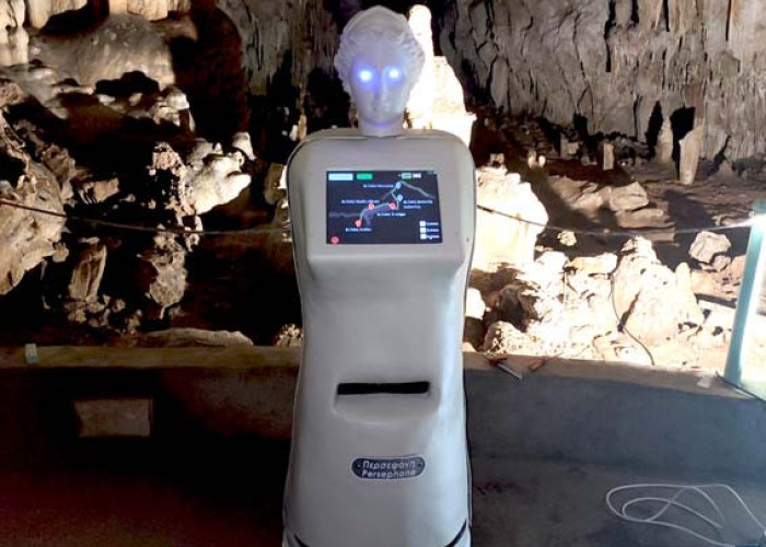 Ρομπότ-ξεναγός - Σπήλαιο Αλιστράτης Η «Περσεφόνη» απέκτησε νέα κεφαλή