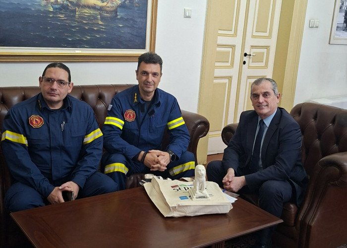 Συνάντηση Σπυρόπουλου με το νέο Διοικητή Πυροσβεστικών Υπηρεσιών κ. Καλαϊτζίδη
