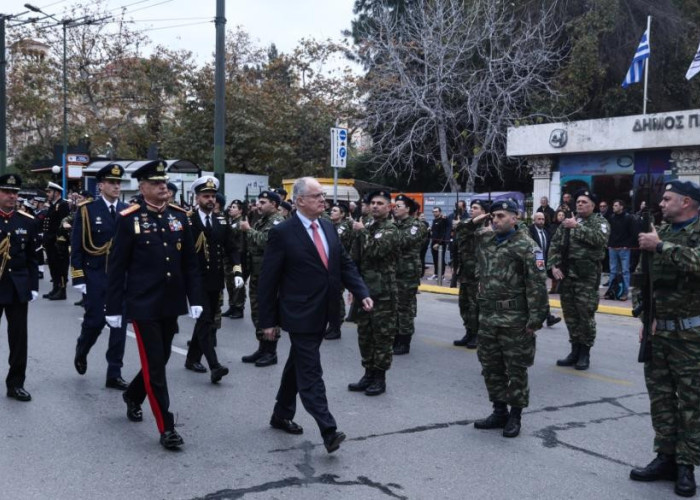 Πραγματοποιήθηκε ο εορτασμός των Θεοφανείων στον Πειραιά παρουσία του ΠτΔ