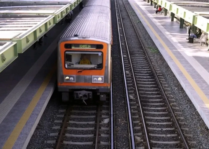 Ακινητοποιημένος συρμός του ΗΣΑΠ στον Περισσό - Έμεινε χωρίς ρεύμα