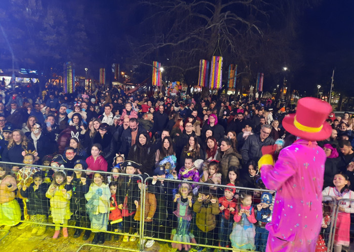 Οι Σερραίοι και οι Σερραίες τίμησαν το έθιμο της Τσικνοπέμπτης