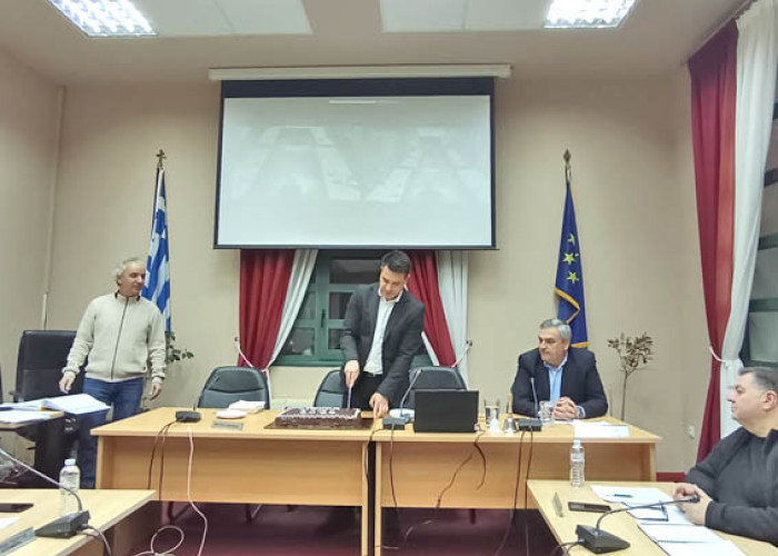 Ο Σύλλογος Συνταξιούχων “Ο ΕΜΜ. ΠΑΠΠΑΣ” κόβει βασιλόπιτα