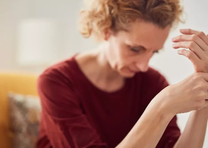 Ρευματοειδής αρθρίτιδα: Νέα μελέτη αναδεικνύει 4 πρώιμα «καμπανάκια» της νόσου