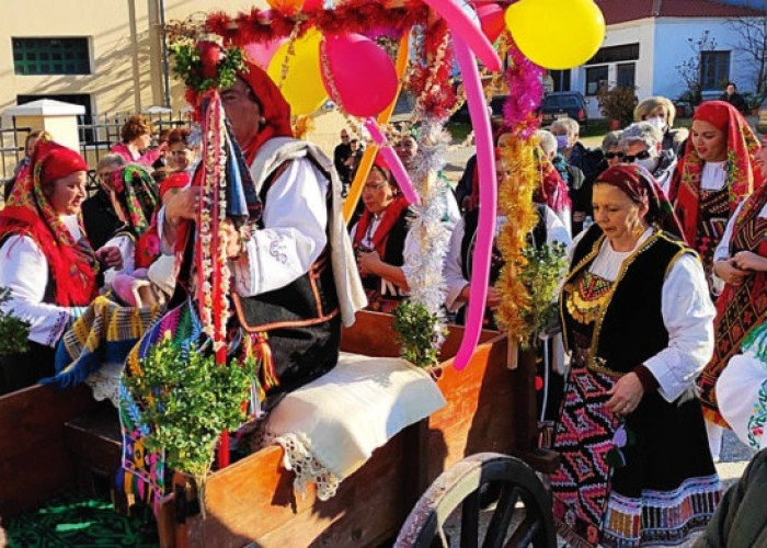 Σε Νέα Πέτρα, Μονοκκλησιά και Χαροπό το έθιμο της “Μπάμπως” η “Βρεξούδια”