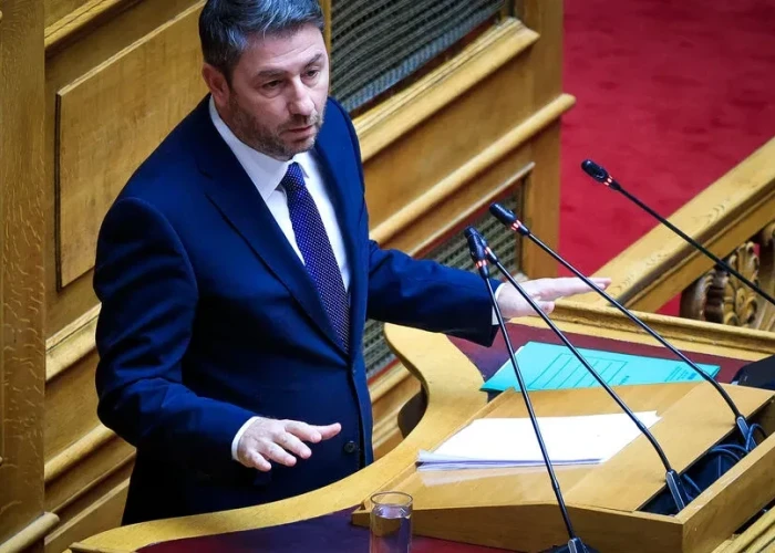 Στην Κεντρική Πολιτική Επιτροπή του ΠΑΣΟΚ έκανε περίπατο Ανδρουλάκης με 60%