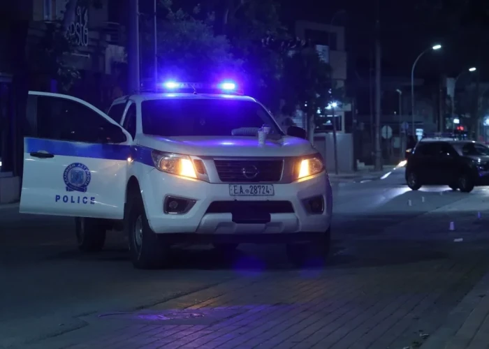 Θεσσαλονίκη: Χειροπέδες σε 25χρονο οδηγό που παραβίαζε κόκκινα φανάρια - Αρνήθηκε αλκοτέστ