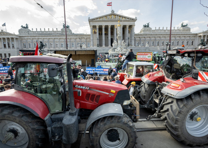 300 τρακτέρ κατέκλυσαν τους δρόμους της Βιέννης