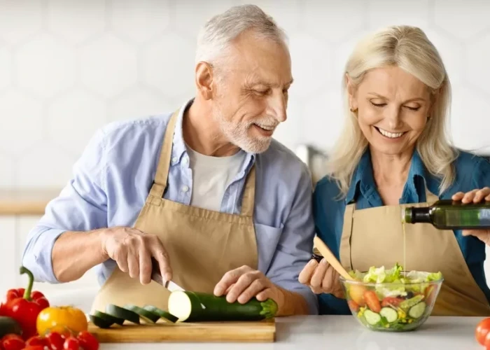 Νηστεία: Πότε «ρίχνει» τη χοληστερόλη και πότε παχαίνει – Η διαιτολόγος ενημερώνει