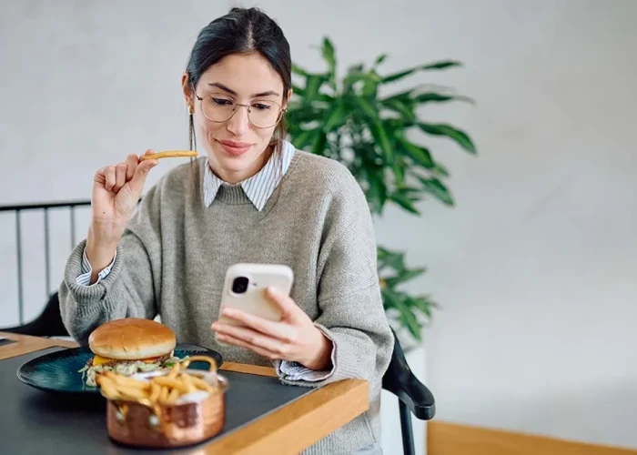 Χοληστερόλη: Το «καμπανάκι» χτυπά πριν τα 40 – Τι αλλάζει στις νέες οδηγίες