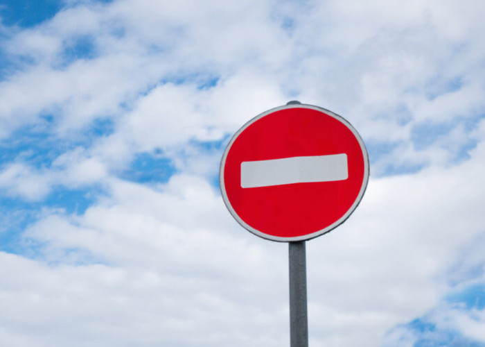 Νέες κυκλοφοριακές ρυθμίσεις στις οδούς Σπυρίδη και Μακρυγιάννη