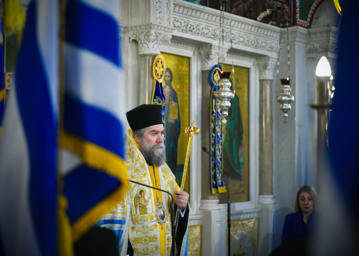 Σερρών Θεολόγος: «Εὐαγγελίζου γῆ χαρὰν μεγάλην, αἰνεῖτε οὐρανοὶ Θεοῦ τὴν δόξαν!»