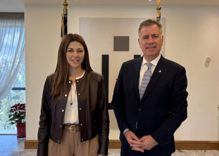 Συνάντηση εργασίας του Πρύτανη του Διεθνούς Πανεπιστημίου της Ελλάδος με την Υπουργό Παιδείας Θρησκευμάτων και Αθλητισμού