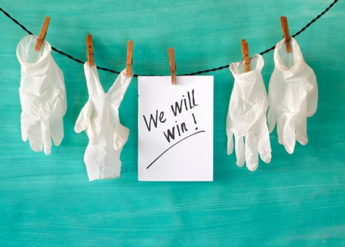 Γιαγία 102 ετών νίκησε τον κορονοϊό και πήρε εξιτήριο