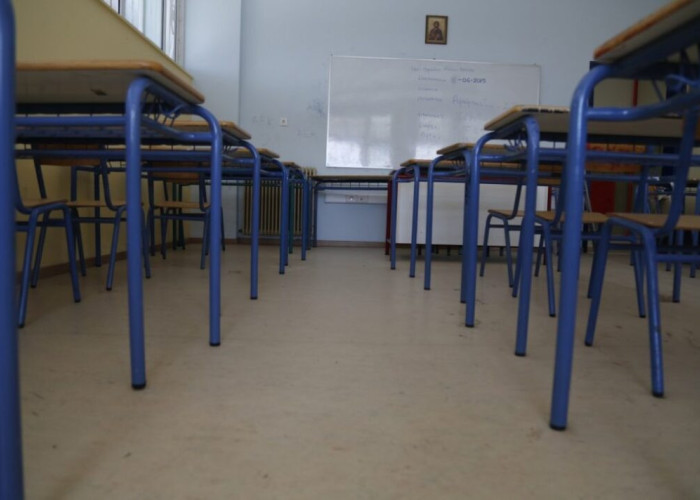 Δήμος Σερρών: Παραδόθηκε εξοπλισμός από το 1ο Γυμνάσιο στο ΕΕΕΕΚ Σερρών