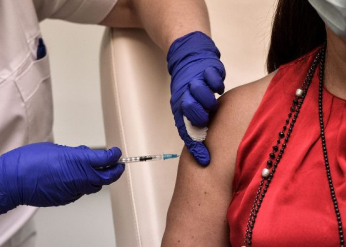 Ξεκινάνε οι εμβολιασμοί στους εκπαιδευτικούς