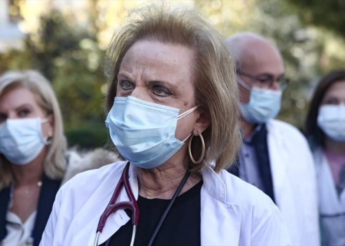 Παγώνη: Λάθος απόφαση η κατάργηση της μάσκας στους εξωτερικούς χώρους