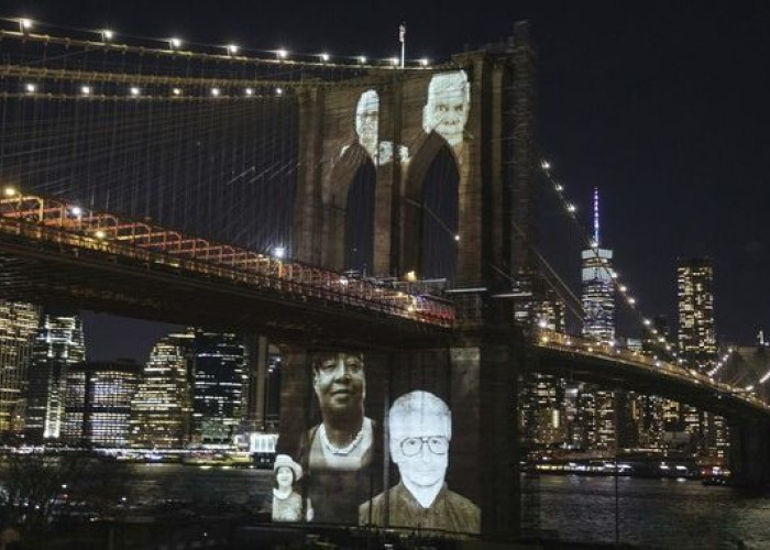 ΗΠΑ: Η Νέα Υόρκη τίμησε τους 30.000 νεκρούς της από τον κορονοϊό