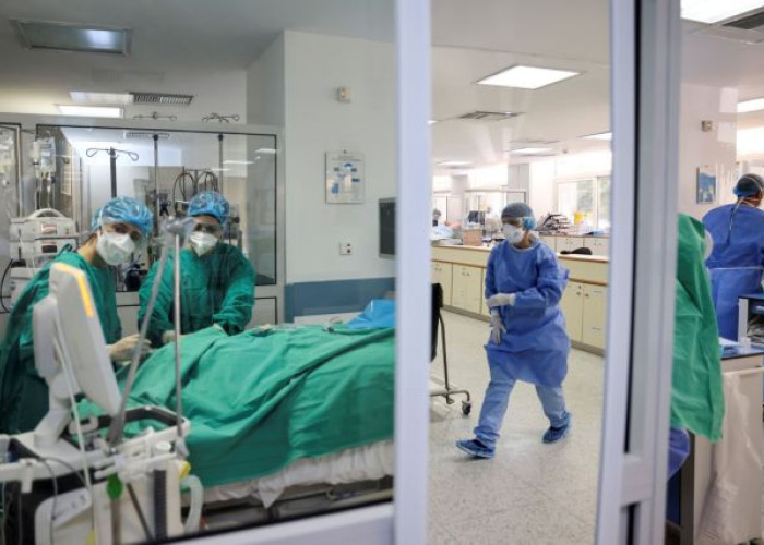 Επιστράτευση γιατρών: Τι είπε Πνευμονολόγος που παρουσιάζεται στο Σισμανόγλειο