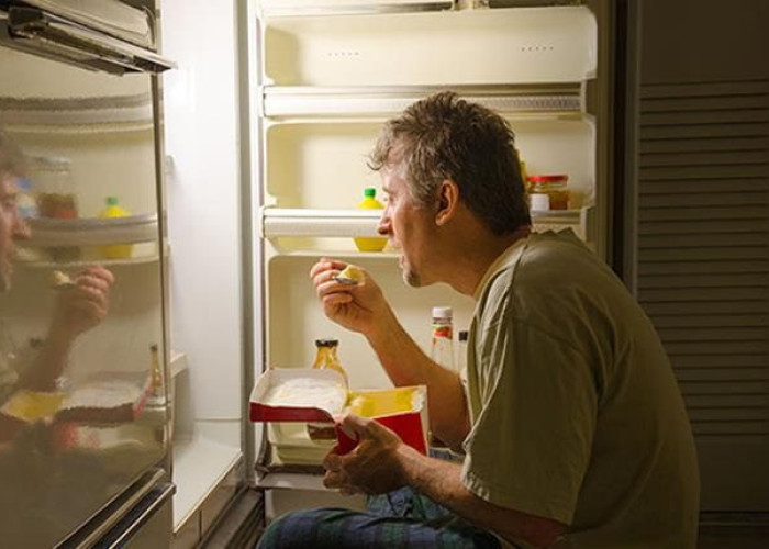 Τα διατροφικά λάθη που μας παχαίνουν στο βραδινό μας