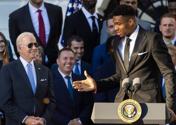 Αντετοκούνμπο – «Θα είμαι ο πιο όμορφος πρόεδρος των ΗΠΑ»