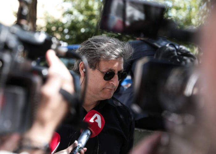 Είναι ο Νίκος Κουρής γιος του Θεοδωράκη; Τεστ DNA και ασφαλιστικά μέτρα στη διαμάχη με τη Μαργαρίτα